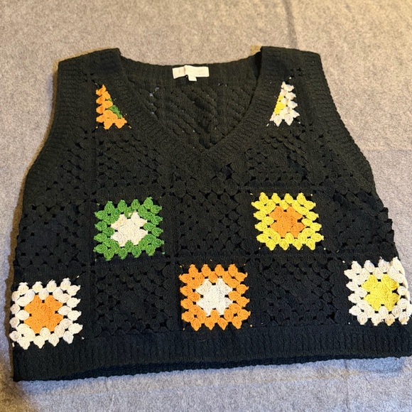 Rebellion Sweaters - Retro 70s Crochet Granny Square Boho Vest Size Large